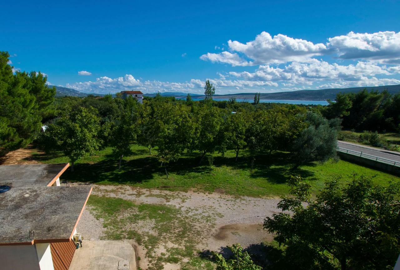 Apartmani Vesna Starigrad Paklenica Exteriör bild